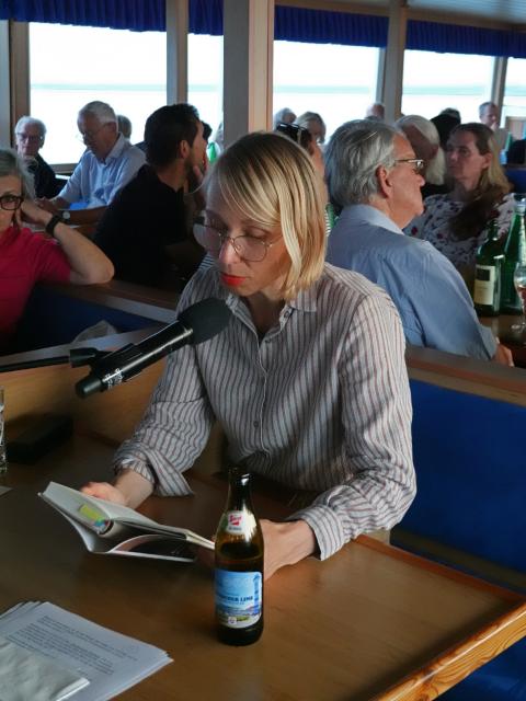 Barbara Zeman las aus "Beteigeuze"